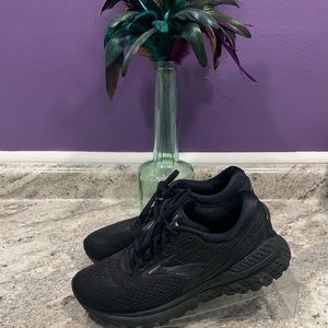 Brooks Adrenaline 19 Women’s Black Running Shoes 7.5 Wide